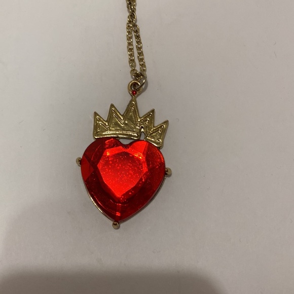 Girls Descendants Bundle! Blue Descendants Shirt & Matching Necklaces - Picture 10 of 12